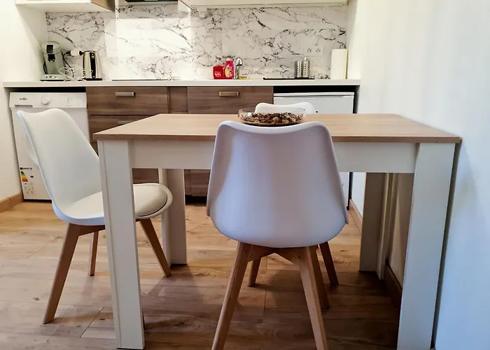 Appartement Cosy Entier, Parking Gratuit Dans La Rue