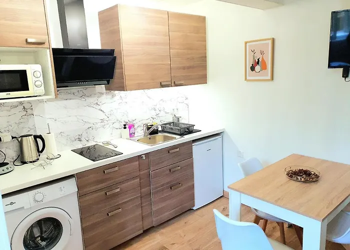 Appartement Cosy Entier, Parking Gratuit Dans La Rue