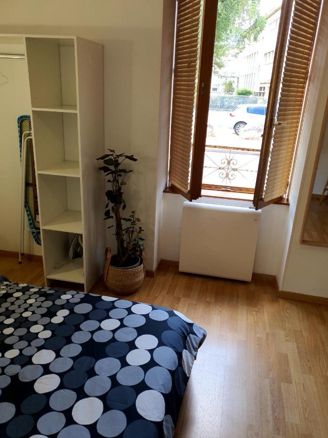 Apartment Cosy Entier, Parking Gratuit Dans La Rue