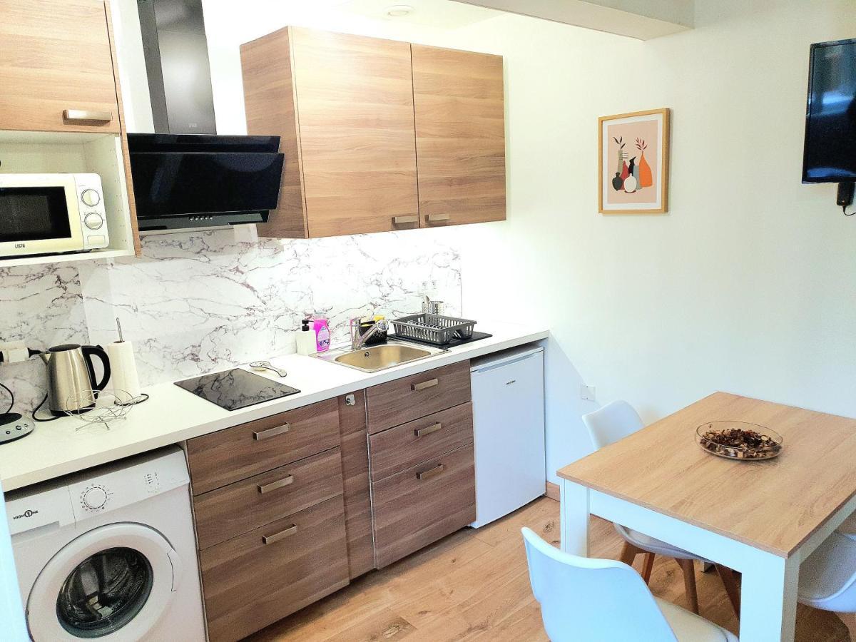Cosy Entier, Parking Gratuit Dans La Rue Dijon