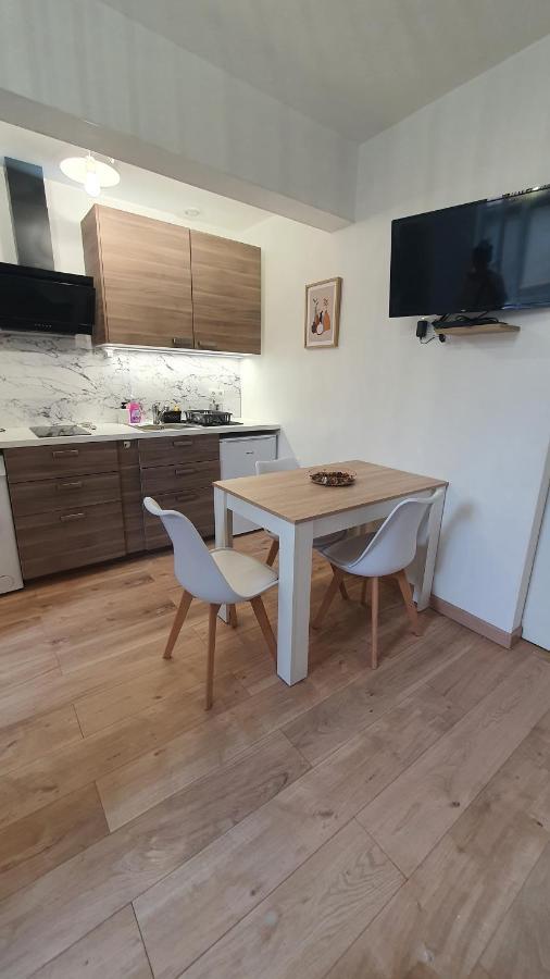 Cosy Entier, Parking Gratuit Dans La Rue Apartment